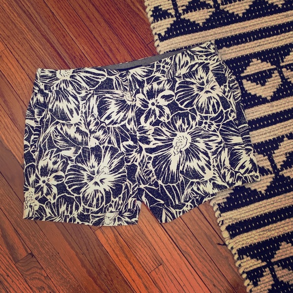 Banana Republic Floral Shorts - Picture 1 of 4